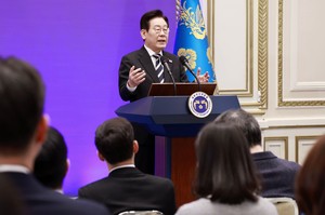 Lee says Korea should ‘mediate’ in China-Japan friction