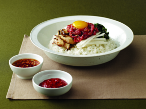 Yukhoe bibimbap, Korean raw beef bibimbap